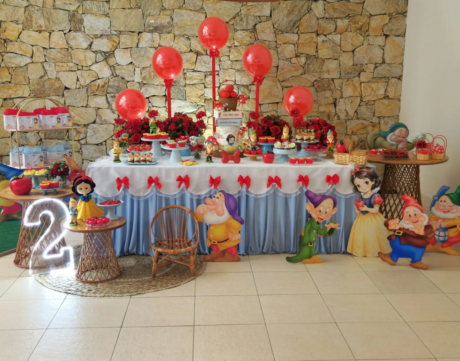 Decoração temática com personagens