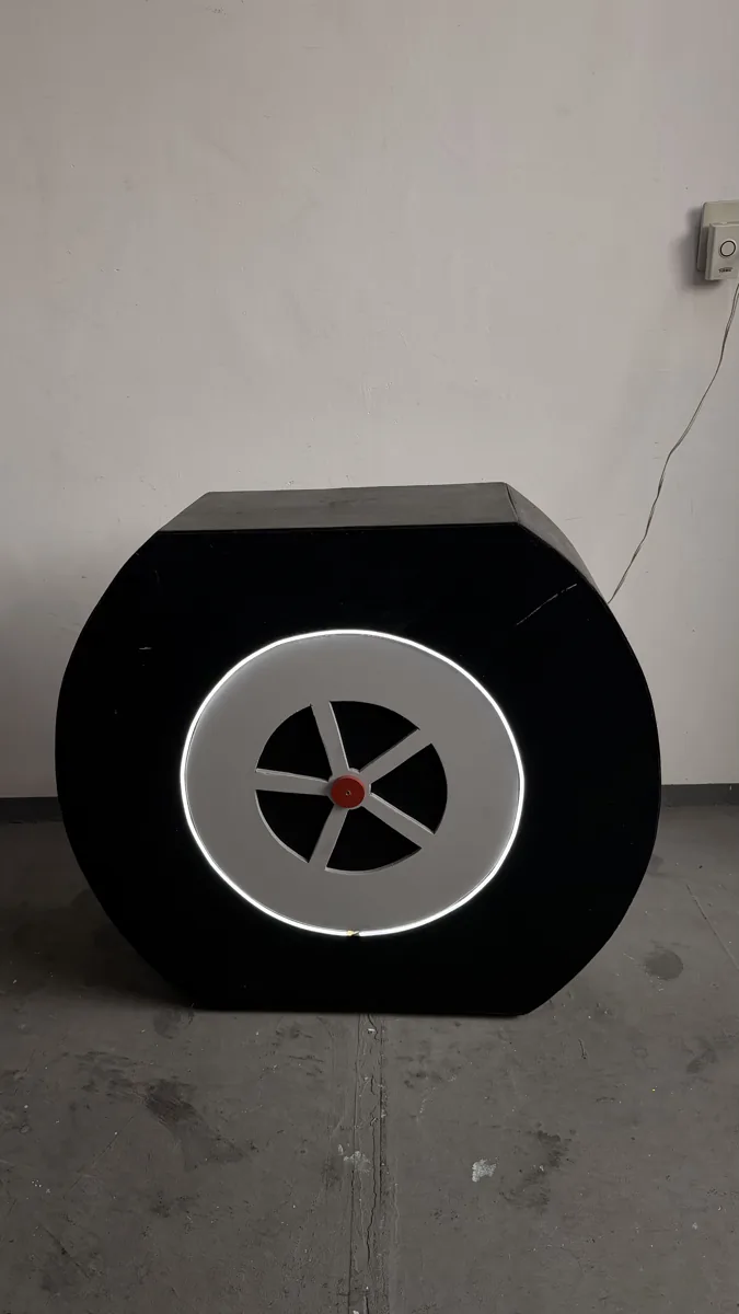 Módulo decorativo em formato de roda