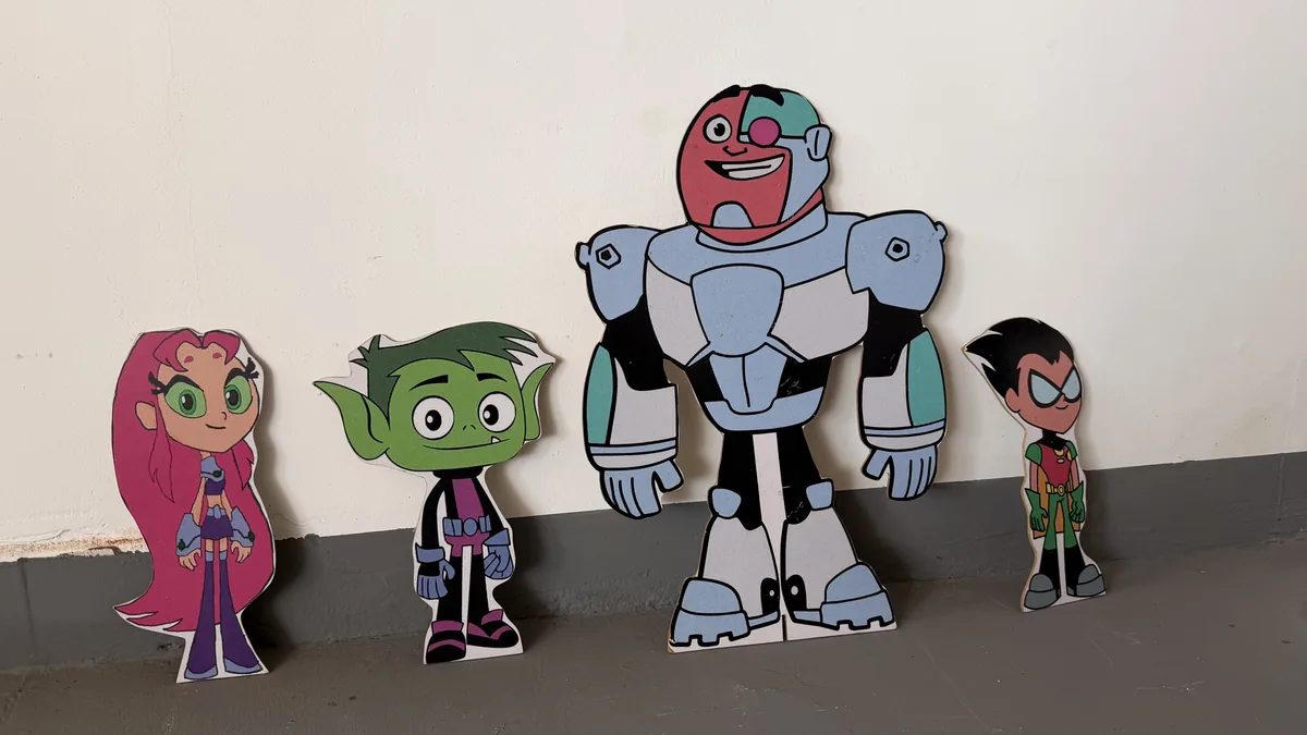 Grupo de super-heróis em painel