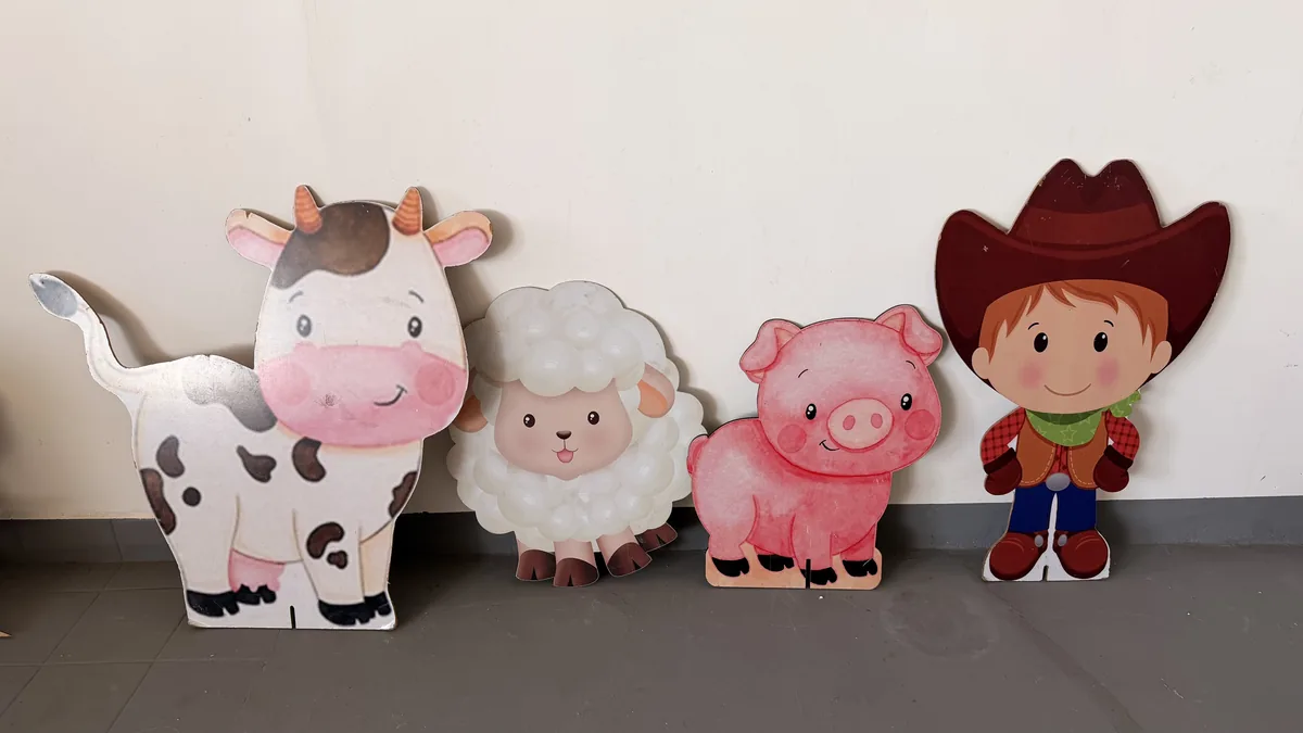 Animais de fazenda em painel